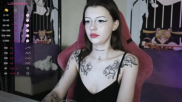 prettybones online show from December 5, 9:22 am