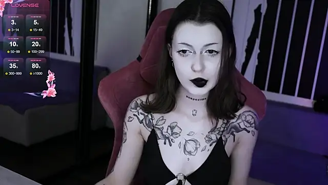 prettybones online show from October 21, 10:31 pm