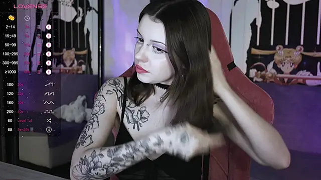 prettybones online show from December 3, 1:17 pm