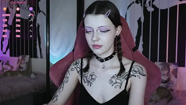 prettybones online show from February 27, 6:09 pm