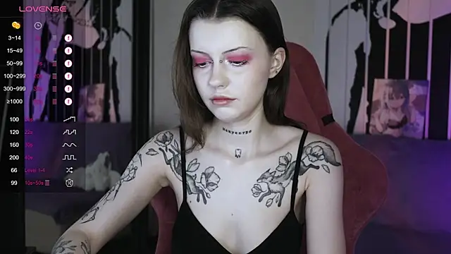 prettybones online show from January 14, 11:31 am