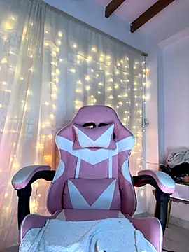 Juanelopez1 online show from November 15, 5:00 am