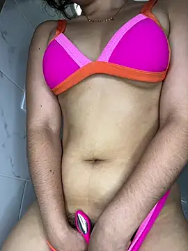 Juanelopez1 online show from April 5, 9:32 pm