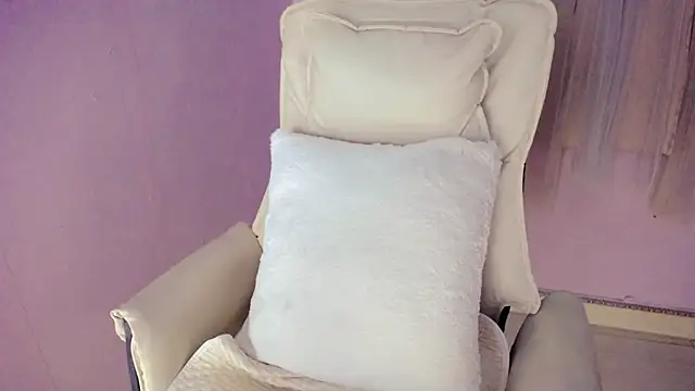   18Angel   online show from November 15, 7:29 pm