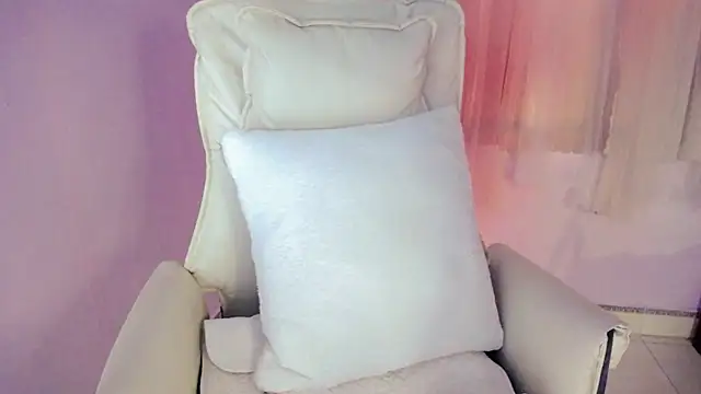   18Angel   online show from November 19, 6:46 am