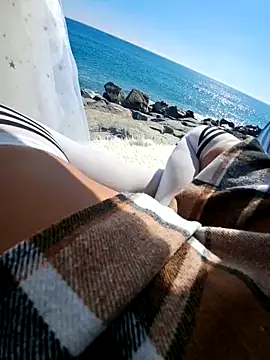 Snapshot of SexyErola27 chatting on February 26, 12:05 pm SexyErola27 online show from February 26, 12:05 pm
