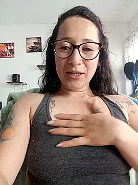 emilypoppy3 online show from February 21, 8:33 pm