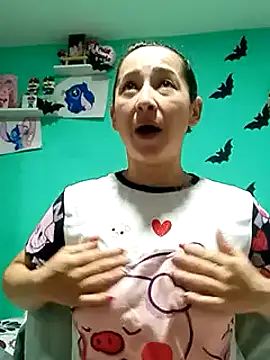 Snapshot of emilypoppy3 chatting on February 11, 1:20 pm emilypoppy3 online show from February 11, 1:20 pm