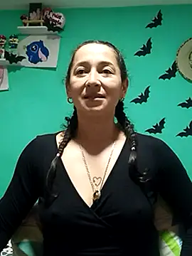 Snapshot of emilypoppy3 chatting on February 13, 4:50 pm emilypoppy3 online show from February 13, 4:50 pm