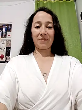 emilypoppy3 online show from February 20, 2:08 am