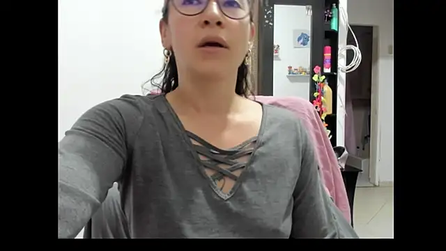 emilypoppy3 online show from March 27, 9:27 pm