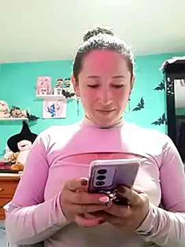Snapshot of emilypoppy3 chatting on March 5, 2:14 am emilypoppy3 online show from March 5, 2:14 am