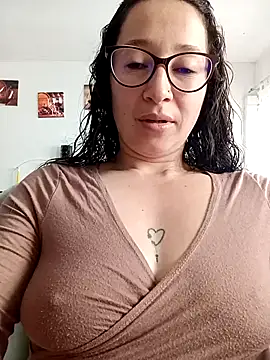 emilypoppy3 online show from March 7, 8:03 pm