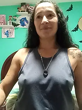 Snapshot of emilypoppy3 chatting on February 25, 4:25 pm emilypoppy3 online show from February 25, 4:25 pm
