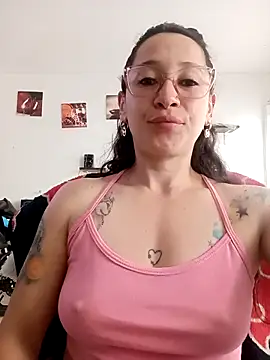 emilypoppy3 online show from April 8, 9:49 pm