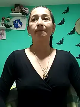 Snapshot of emilypoppy3 chatting on February 13, 1:48 pm emilypoppy3 online show from February 13, 1:48 pm