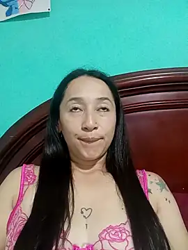 Snapshot of emilypoppy3 chatting on October 14, 1:06 am emilypoppy3 online show from October 14, 1:06 am