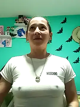 Snapshot of emilypoppy3 chatting on February 27, 2:25 am emilypoppy3 online show from February 27, 2:25 am