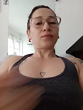 Snapshot of emilypoppy3 chatting on May 23, 12:48 pm emilypoppy3 online show from May 23, 12:48 pm