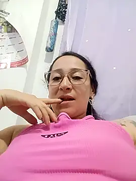 emilypoppy3 online show from April 14, 9:20 pm