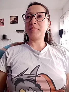 emilypoppy3 online show from March 1, 1:00 pm