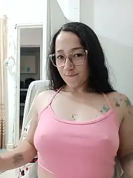 Snapshot of emilypoppy3 chatting on July 14, 8:04 pm emilypoppy3 online show from July 14, 8:04 pm
