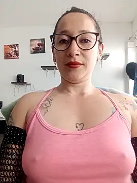 emilypoppy3 online show from February 26, 7:03 pm