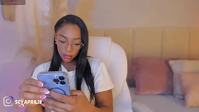 aprilebony  online show from April 4, 10:55 am