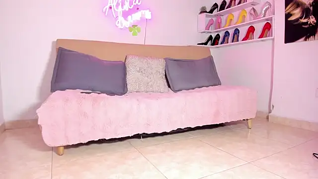 alisiadreams22 online show from November 7, 7:29 pm