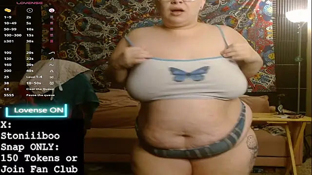 Snapshot of Stoniiiboo chatting on October 10, 12:50 pm Stoniiiboo online show from October 10, 12:50 pm