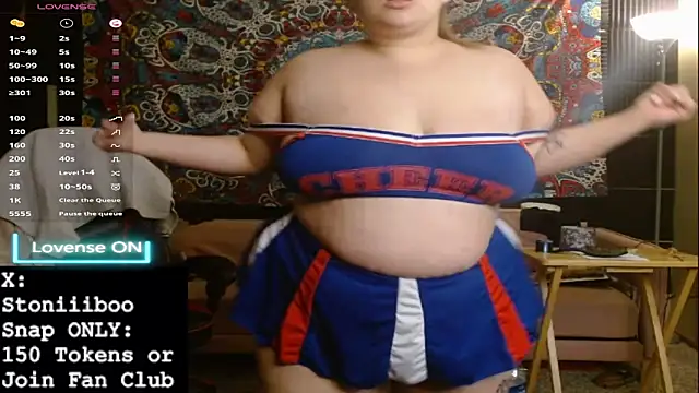 Snapshot of Stoniiiboo chatting on October 23, 12:37 pm Stoniiiboo online show from October 23, 12:37 pm