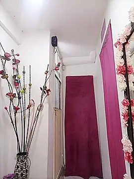 sweetfantasyy69 online show from February 24, 2:45 am