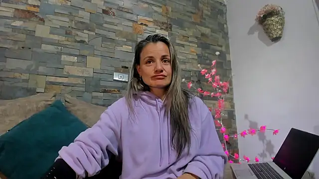 Snapshot of sweetfantasyy69 chatting on January 14, 11:58 pm sweetfantasyy69 online show from January 14, 11:58 pm