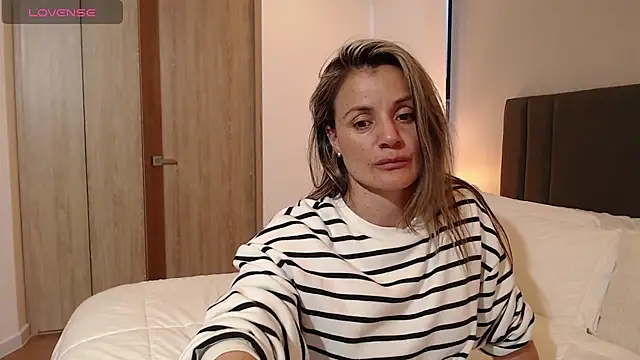 Snapshot of sweetfantasyy69 chatting on December 23, 10:55 pm sweetfantasyy69 online show from December 23, 10:55 pm