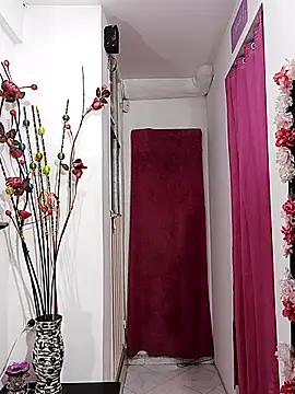 sweetfantasyy69 online show from February 27, 2:01 am