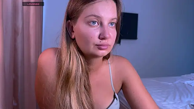 Snapshot of Femdom_Lola chatting on June 16, 3:06 am Femdom Lola online show from June 16, 3:06 am