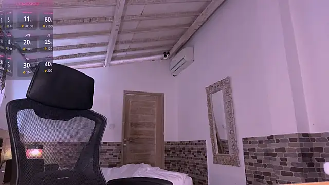 Femdom Lola online show from April 29, 4:38 am