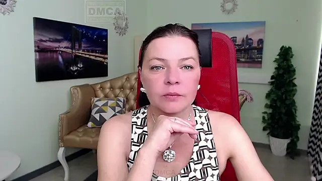 Snapshot of Lily_flower7 chatting on June 20, 5:23 am Lily flower7 online show from June 20, 5:23 am