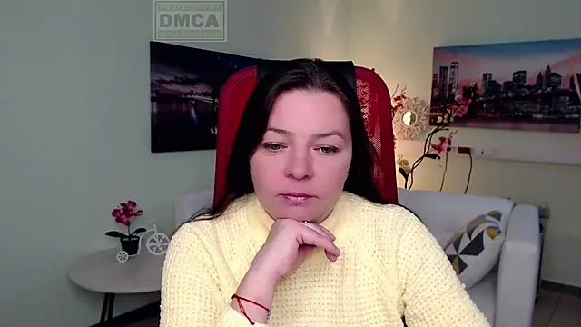 Snapshot of Lily_flower7 chatting on December 2, 4:58 am Lily flower7 online show from December 2, 4:58 am