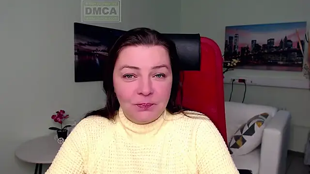 Snapshot of Lily_flower7 chatting on December 1, 5:08 am Lily flower7 online show from December 1, 5:08 am