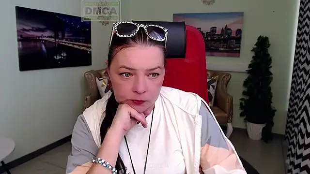 Snapshot of Lily_flower7 chatting on July 9, 5:41 am Lily flower7 online show from July 9, 5:41 am