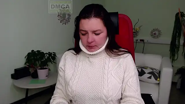 Snapshot of Lily_flower7 chatting on October 28, 7:07 am Lily flower7 online show from October 28, 7:07 am