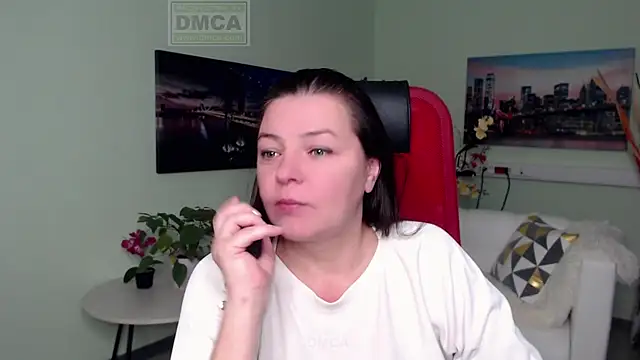 Snapshot of Lily_flower7 chatting on November 19, 4:45 am Lily flower7 online show from November 19, 4:45 am