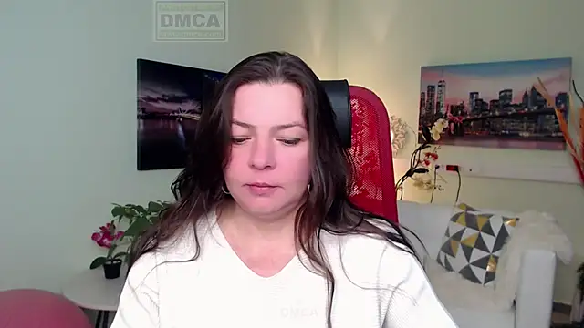 Snapshot of Lily_flower7 chatting on November 21, 4:44 am Lily flower7 online show from November 21, 4:44 am