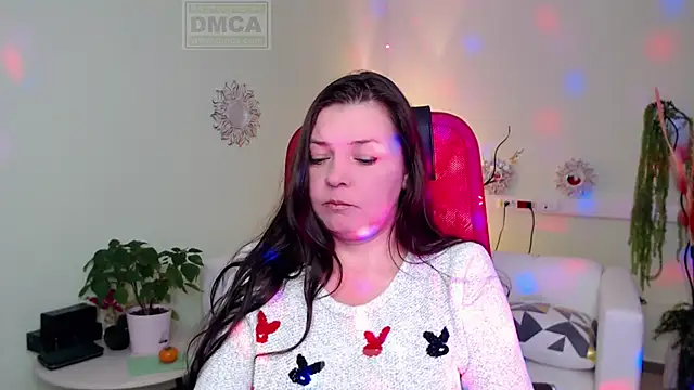 Snapshot of Lily_flower7 chatting on October 31, 4:53 am Lily flower7 online show from October 31, 4:53 am