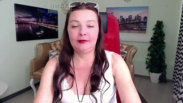 Snapshot of Lily_flower7 chatting on June 13, 5:27 am Lily flower7 online show from June 13, 5:27 am