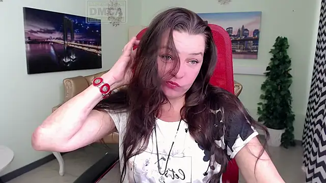 Snapshot of Lily_flower7 chatting on June 18, 6:45 am Lily flower7 online show from June 18, 6:45 am