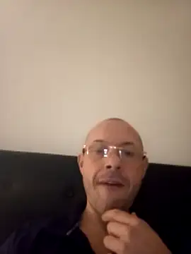 Guitccch online show from April 8, 2:35 am