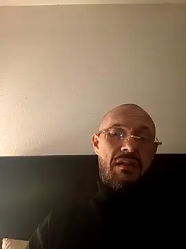 Guitccch online show from April 2, 3:57 am