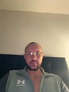 Guitccch online show from March 2, 12:00 am